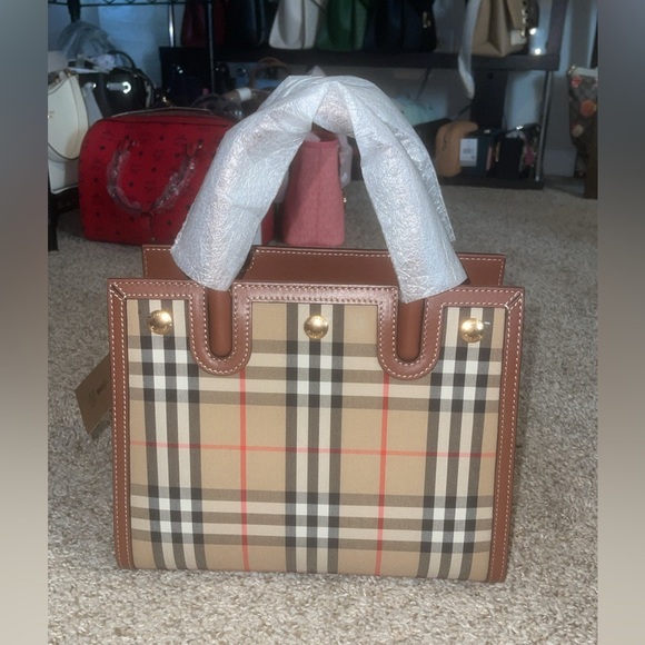 Burberry baby title archive beige satchel